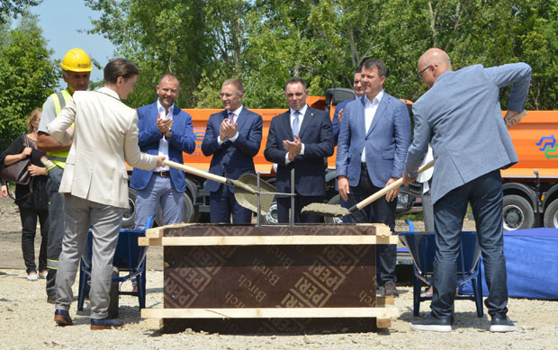 ПОЧЕЛА ИЗГРАДЊА СТАНОВА ЗА БЕЗБЕДЊАКЕ: Извођачи и материјал из Србије, цена квадрата 500 евра