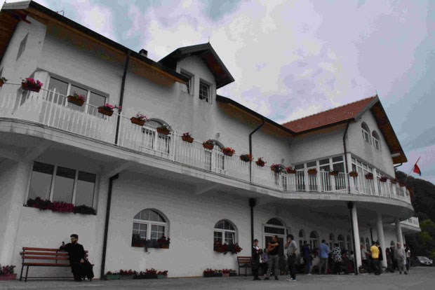 БОГОМОЉИ МИЛИ СТИХОВИ: Дом песништва “Десанка Максимовић“ у манастиру Богоштица