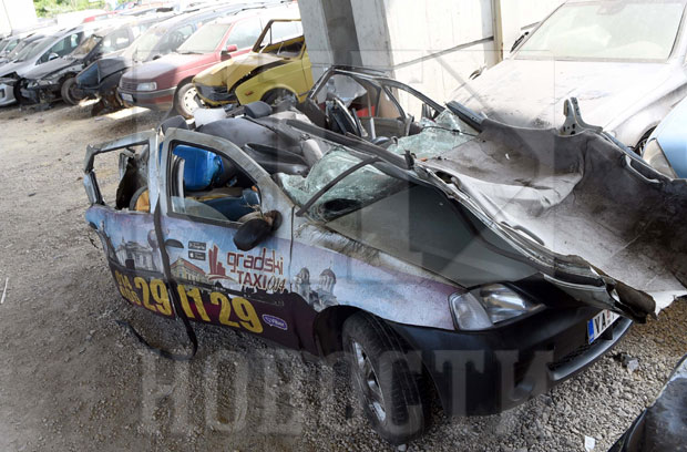 УЗНЕМИРУЈУЋИ СНИМАК: Тренутак трагедије на Ибарској када се “бмв” закуцао у “дачију” (ВИДЕО) 