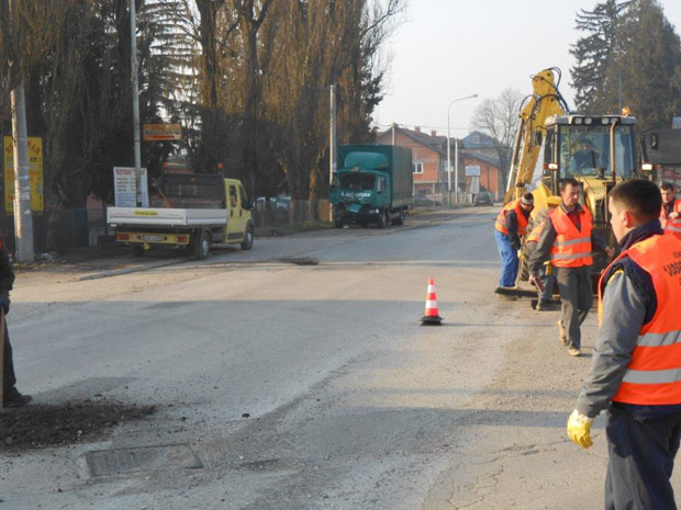 Шаљу застареле рачуне за таксе! 