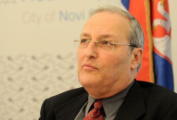 ТАБЛА СТЕПИНЦУ У ЈЕРУСАЛИМУ: То је одвратно. Не могу да узмем чекић и да је разбијем, али...