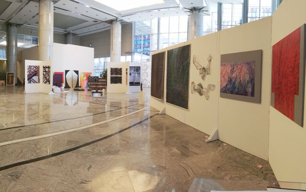 У атласу 400 дела