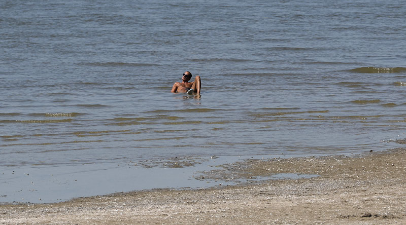 ВРХ ТОПЛОТНОГ ТАЛАСА: Опустели градови региона, у Мостару 41 степен у хладу