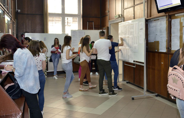 Стари студенти траже да студије заврше по програму по ком су почели, најављују да ће тражити оцену уставности Закона