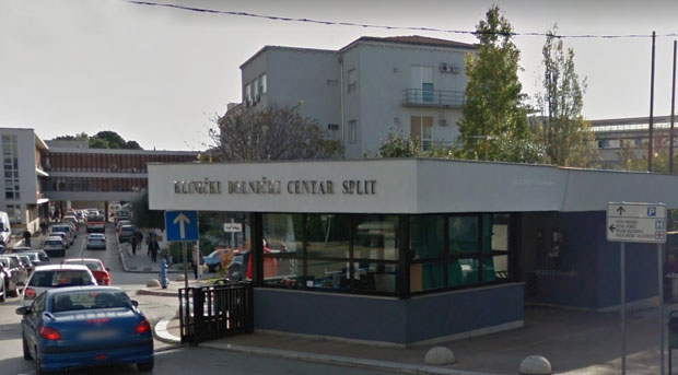 Трагедија на броду код Хвара: Једна особа преминула, четири у тешком стању, међу њима двоје деце, сумња се на тровање храном