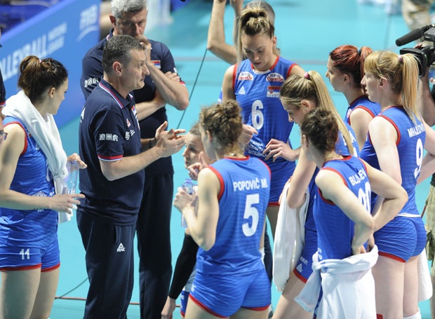 ИТАЛИЈАНКЕ НА КОЛЕНИМА: Одбојкашице убедљиве у Белеку