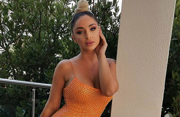 Цела естрада уз Мају Беровић после пуцњаве