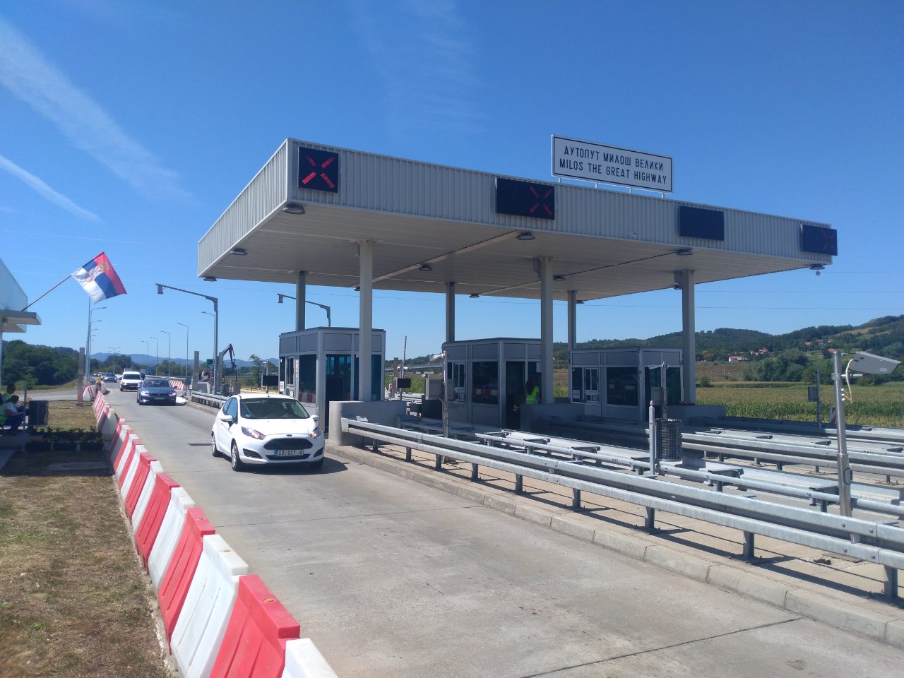 За 12 сати аутопутем Милош Велики прошло 4.100 возила (ФОТО)