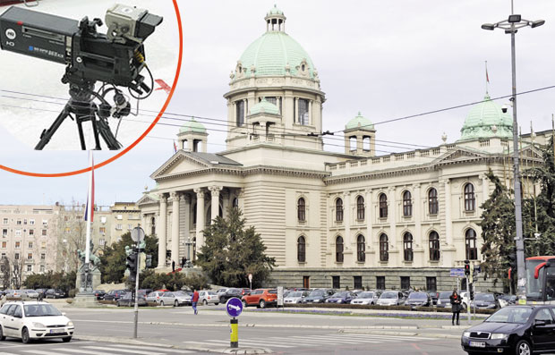 ПРАЋЕЊЕ ЗАСТУПЉЕНОСТИ ПАРТИЈА У МЕДИЈИМА: Мере секунде, али руке су им везане