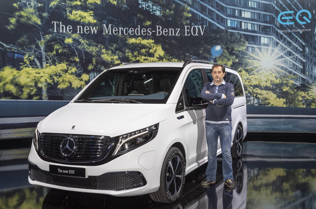 НОВОСТИ НА СВЕТСКОЈ ПРЕМИЈЕРИ МЕРЦЕДЕСА EQV: Див из Штутгарта - на струју!