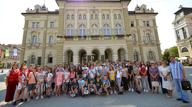 ПРИЈЕМ ЗА МАЛЕ ПРИЈАТЕЉЕ: Деца из општине Ранилуг у посети Новом Саду