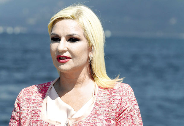 Шпијунка: А, где је пут?