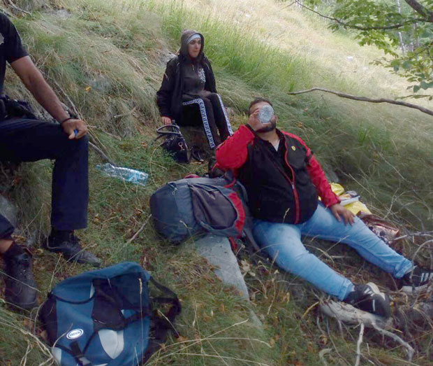 ЛУТАЛИ ДВА ДАНА ГЛАДНИ И ЖЕДНИ: Спасено троје миграната на Орјену 