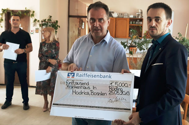 ДОНАЦИЈА БОЛНИЦИ ЗA ХРOНИЧНУ ПСИХИJAТРИJУ У МОДРИЧИ: Опрема за лабораторијску дијагностику