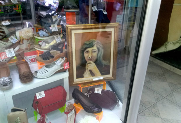 УМЕТНИЧКЕ СЛИКЕ УКРАСИЛЕ ИЗЛОГЕ: Изложба поводом „Љубичевских коњичких игара“