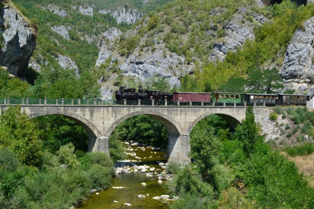 Воз Носталгија оживео пругу од Мокре Горе до Вишеграда 