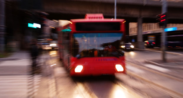 Судар два градска аутобуса, оштећена и четири аутомобила