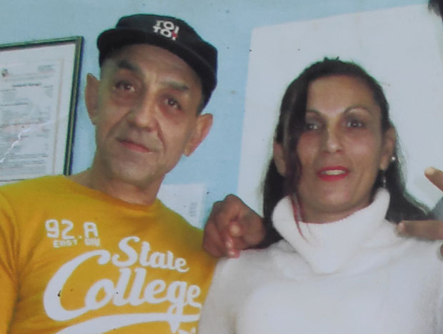 Пијан задавио мајку седморо деце испред породичне куће