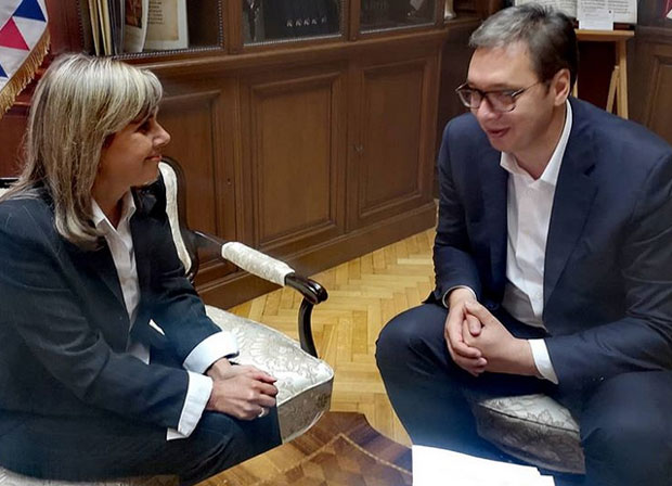 Вучић с Мајом Павловић: Помоћи ћемо да се реши проблем, власница Канала 9 прекинула штрајк глађу