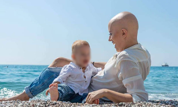 ПРЕМИНУЛА МАЈКА ХРАБРОСТ: Упркос борби с раком уживала са сином