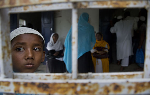 Скоро два милиона људи изостављена из држављанства