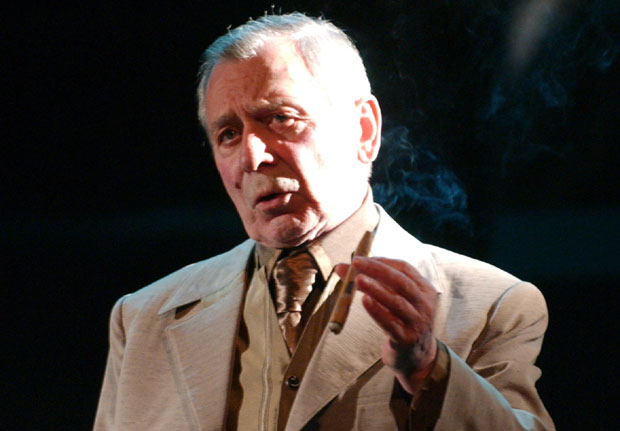 Постављена клупа у част Ђузе Стојиљковића у Тивту