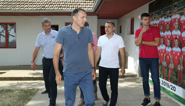 Сређен спортски терен у школи Вук Караџић