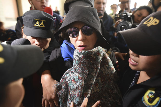 ОСУМЊИЧЕНА ЗА ФИНАНСИЈСКЕ МАЛВЕРЗАЦИЈЕ: Ухапшена бивша прва дама Гватемале 