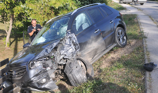 ШТЕТА САМО МАТЕРИЈАЛНА: Саобраћајни удес на старом путу Краљево-Чачак