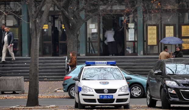 Нови Сад: Спотакли се на степеницама