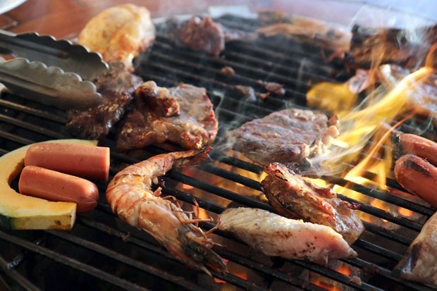 Tужила комшије јер не може да поднесе мирис роштиља из њиховог дворишта