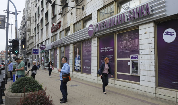 Четири купца меркају Комерцијалну