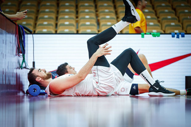 ЦЕНТАР ОЛИМПИЈАКОСА ТРАЖИО ИЗМЕНУ У МЕЧУ СА ПОРТОРИКОМ: Револт Милутинова, Сале спушта лопту