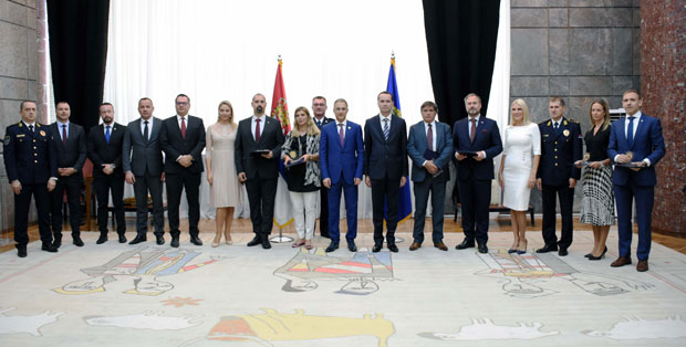 Стефановић уручио захвалнице заслужним појединцима (ФОТО)