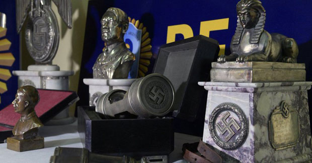 Хитлерова биста испод француског Сената