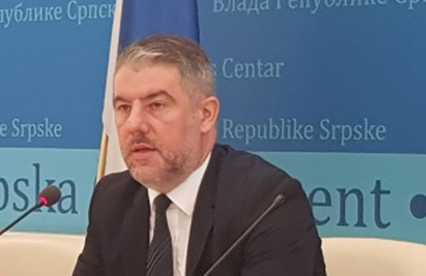 Породиљско о трошку Владе РС!