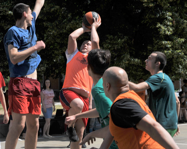 Хуманитарни баскет у недељу