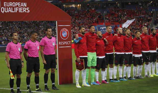 НЕСВАКИДАШЊА ЗБРКА НА СТАДИОНУ ФРАНЦУСКЕ: Албанцима пуштена погрешна химна