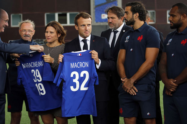 ЗБОГ ИНТОНИРАЊА ХИМНЕ АНДОРЕ УМЕСТО АЛБАНИЈЕ: Макрон се извинио Рами