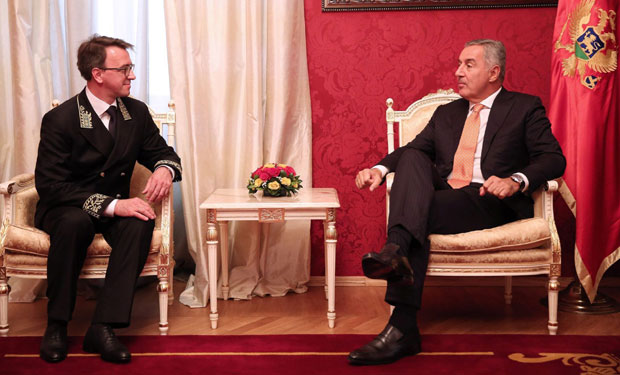 ЗА ЧВРСТЕ ВЕЗЕ: Мило Ђукановић са новоименованим амбасадором Русије у Црној Гори