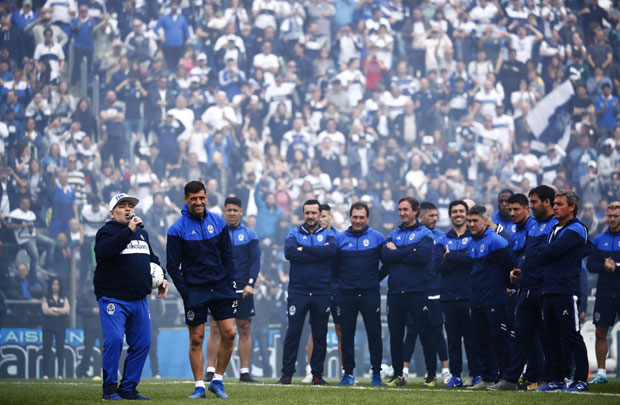 ЛУДНИЦА НА ПРОМОЦИЈИ: Марадона и званично представљен у Ла Плати (ВИДЕО)