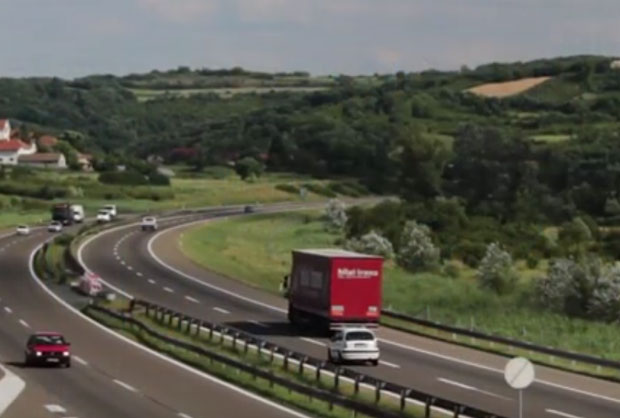 Добра проходност путева, АМСС упозорава возаче због влажних коловоза