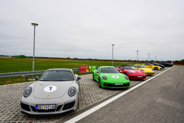 ПОТОЦИ АДРЕНАЛИНА НА НАВАКУ: Компанија Порше центар Београд организовала незабораван спектакл брзине