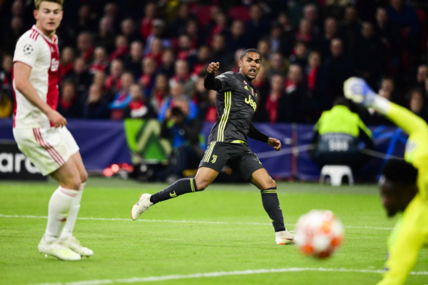 Даглас Коста остаје у Јувентусу