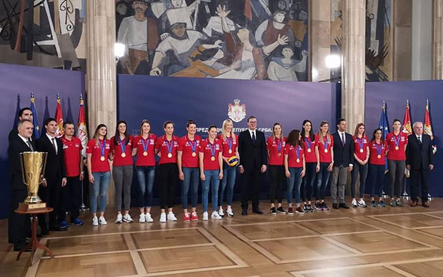 Вучић угостио златне одбојкашице