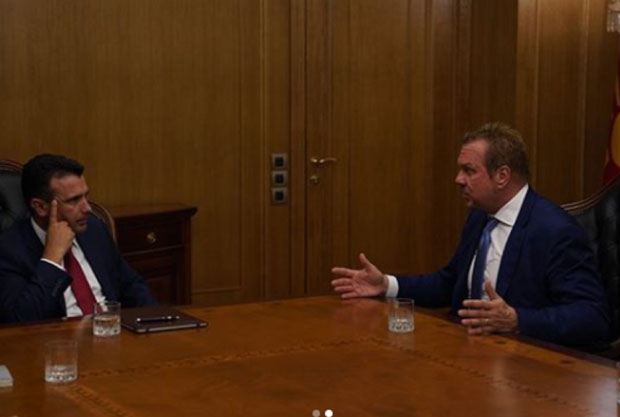 ЗАЕВ ОТВАРА ПУТ ЗА УЛАГАЊА „КРАЉА МАРИХУАНЕ“: Премијер Северне Македоније потврдио договоре са Биг Мајком о пословима узгајања канабиса