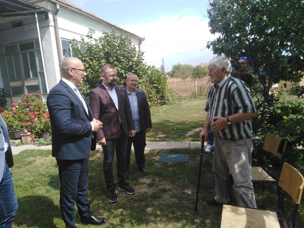 Представници Српске листе обишли Племетину и Прилужје у централном делу Космета  (ФОТО)