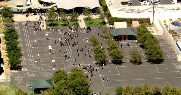 ПАНИКА У ЛОС АНЂЕЛЕСУ: Евакуисане две школе због сумњивог предмета