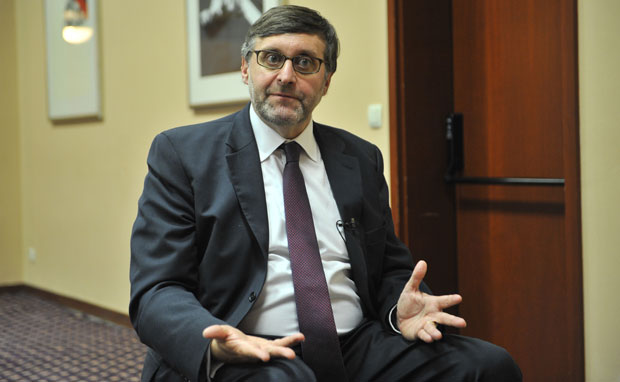 ШПИЈУНКА: Вук редигује
