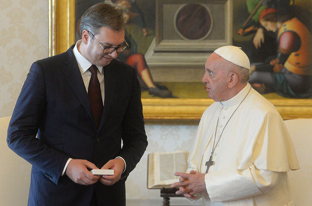 ПОСЕТА ВУЧИЋА ВАТИКАНУ: Помоћ папе за очување манастира на Косову